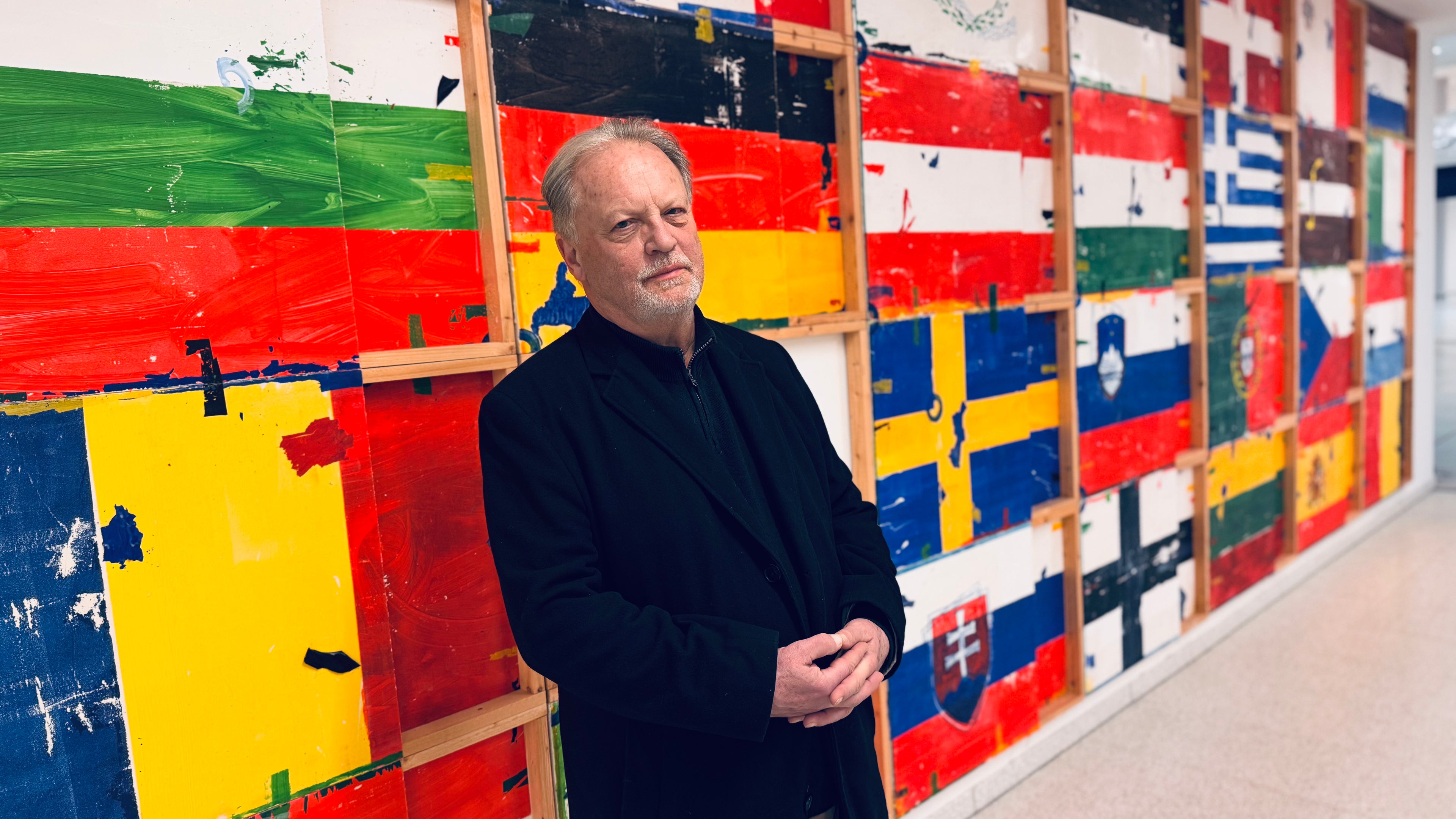 Zygmunt Blazejewski vor dem EU Europabild im H31-Innovationszentrum in Darmstadt