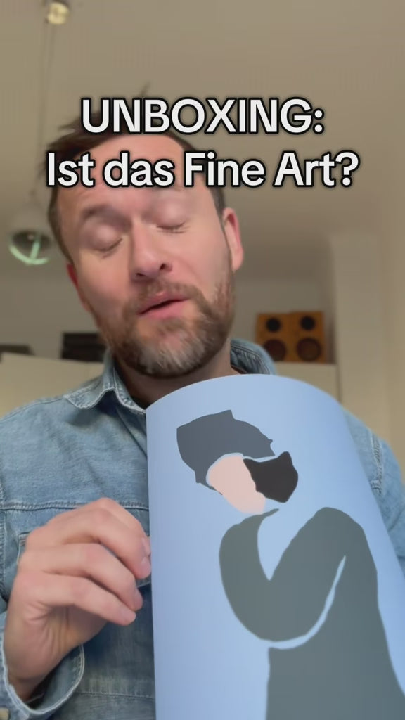 Frau mit Katze - LORRIS.NFT